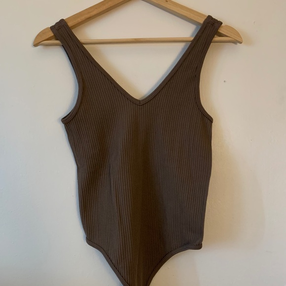Tops - Brown ribbed bodysuit
